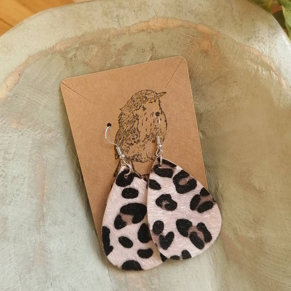 Faux Fur Cheetah Print Cute Teardrop Dangle Earrings - Picture 6 of 8